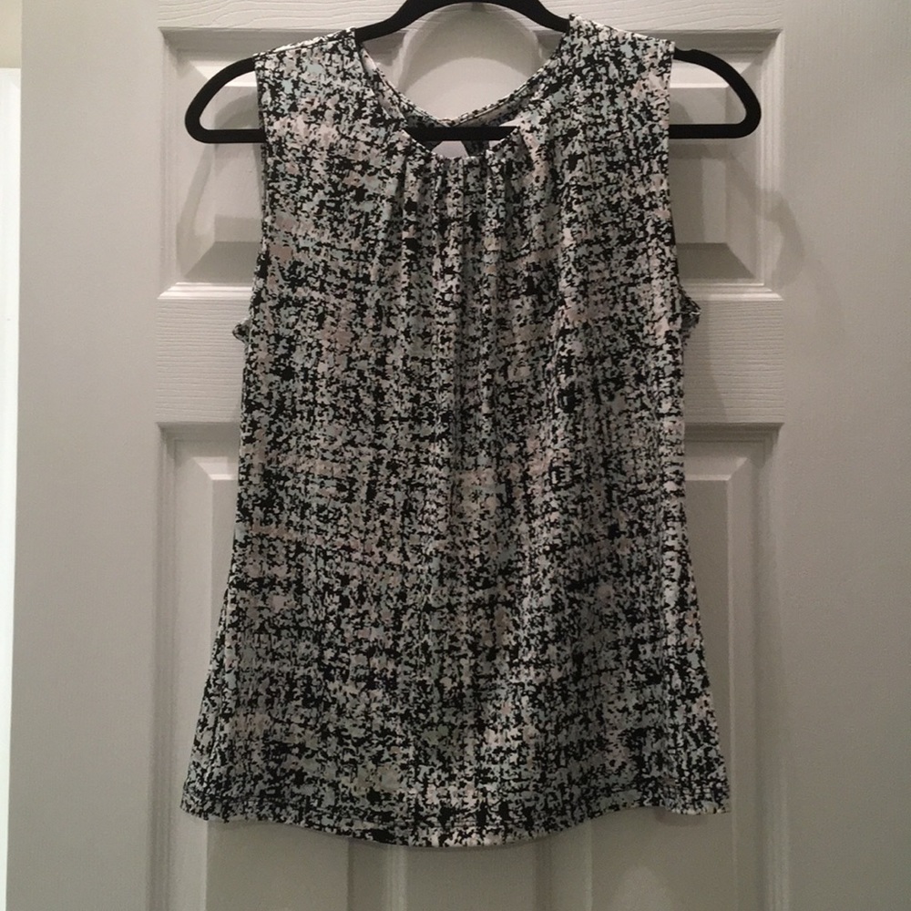 Sleeveless work blouse